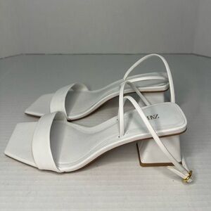 (RARELY WORN) Zara White Thick Block Heel Sandals